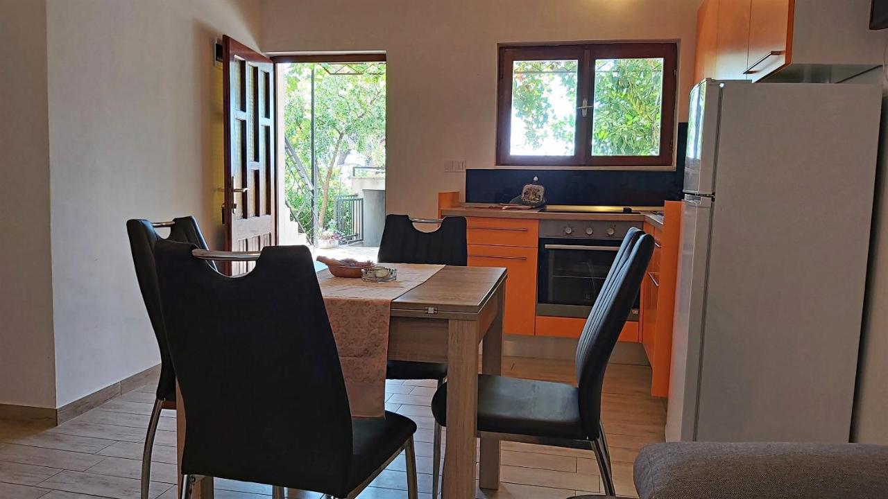 Apartments Gajo Omiš Habitación foto
